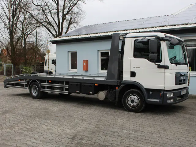 Грузовой эвакуатор